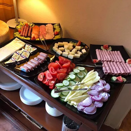 アトリウム パンツィオ ゲストハウス エステルゴム