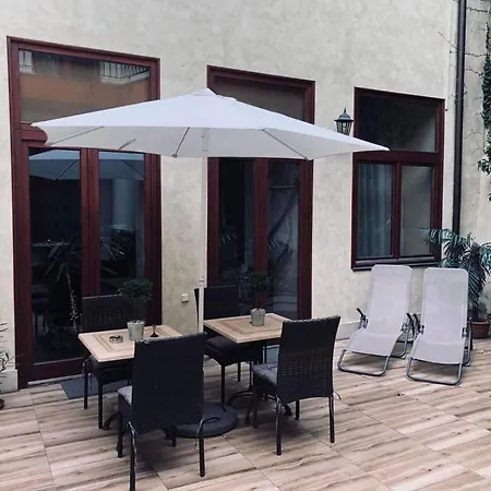 アトリウム パンツィオ ゲストハウス