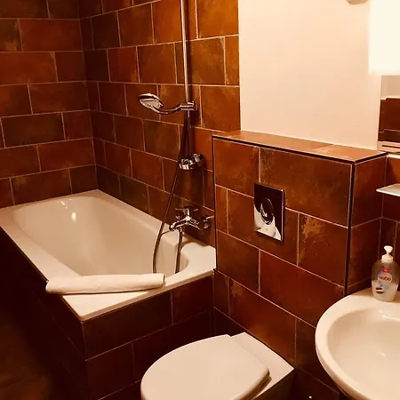 アトリウム パンツィオ ゲストハウス