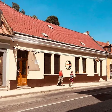 アトリウム パンツィオ 3* エステルゴム