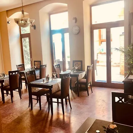 Casa de hóspedes Atrium Panzio 3*