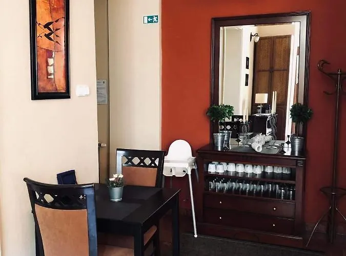 Atrium Panzio 3* Έστεργκομ